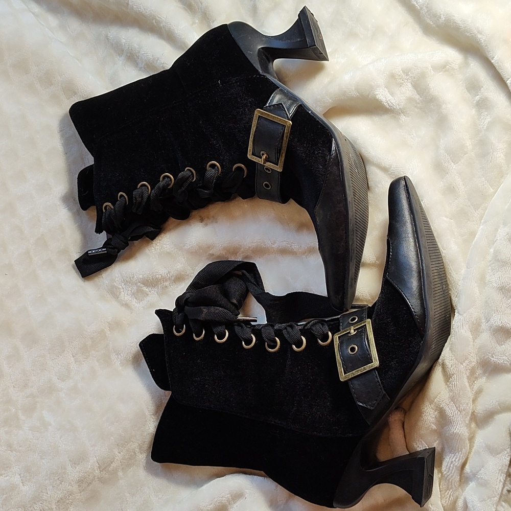 ELLIE Brand Booties
